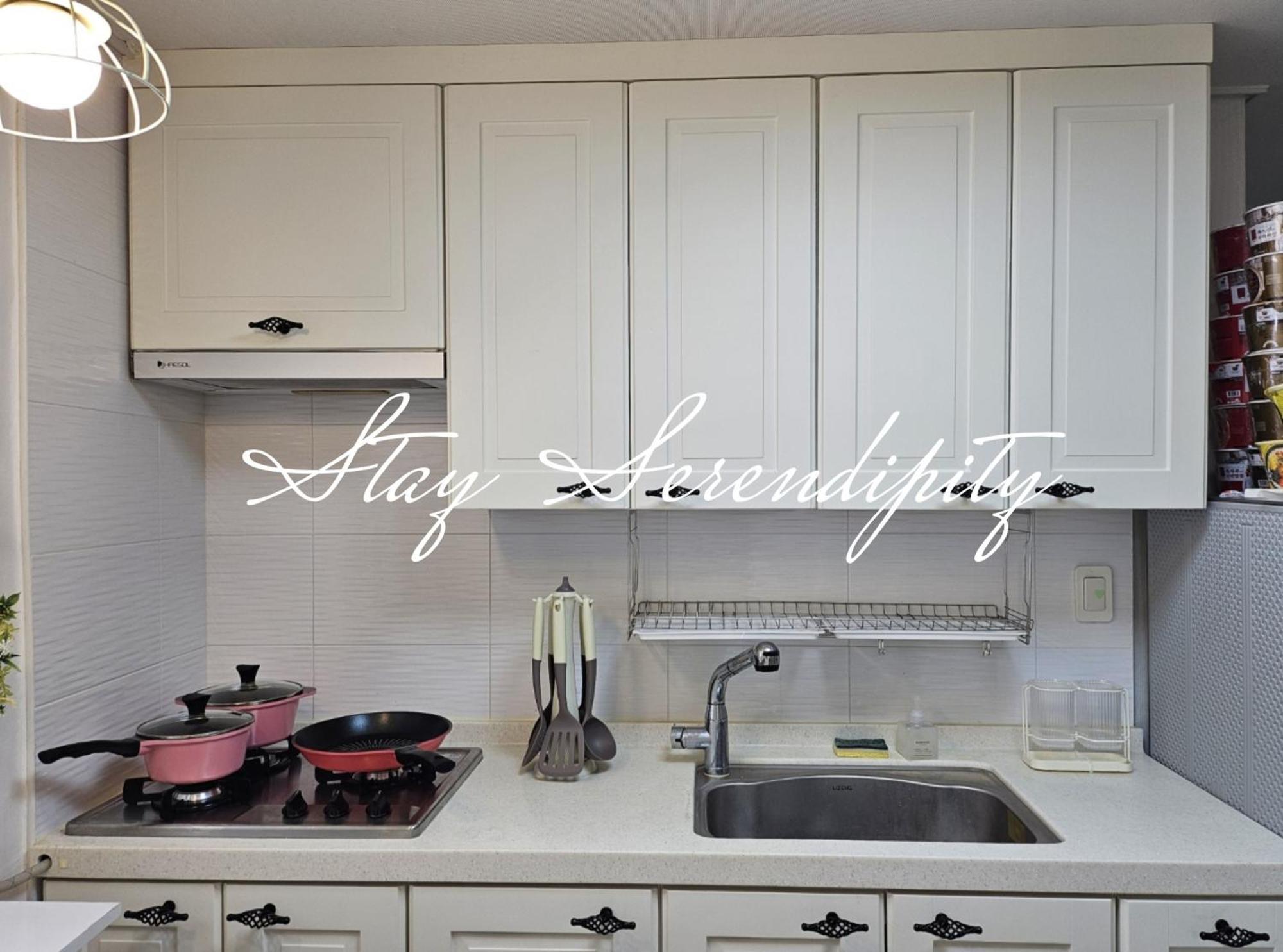 Apartment Serendipity,gimpo Intl's Airport,songjeong Station Seoul